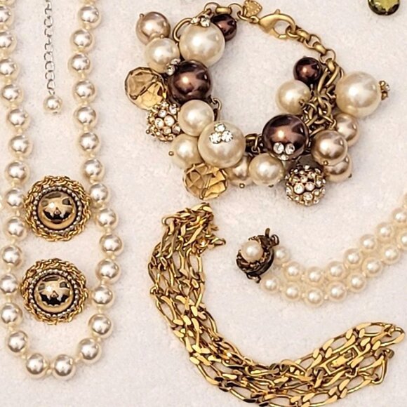 Gorgeous Grandmother Jewelry Lot - Picture 4 of 13